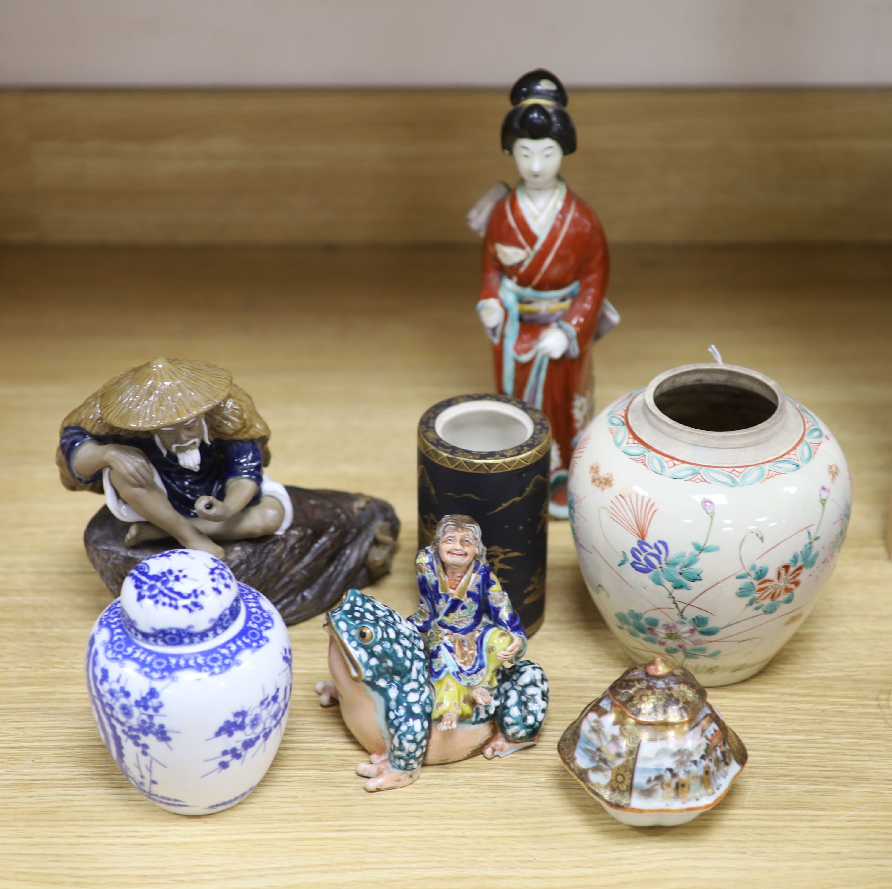 A quantity of Chinese and Japanese items